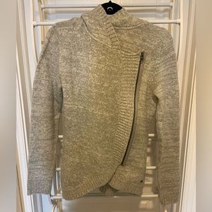 Bench Side Zip Sweater